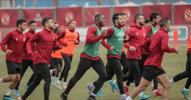 الأهلي يتحدى سوء الأحوال الجوية فى المران الأخير قبل مواجهة صن داونز.. صور