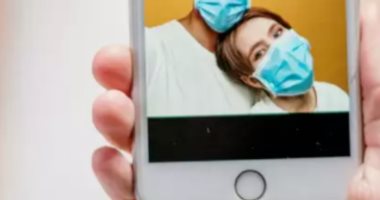 هل يمكن فتح هاتفك الأيفون خلال ارتداء "الكمامة"؟