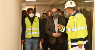 وزير الإسكان يتفقد مقر الوزارة بالعاصمة الإدارية الجديدة.. صور