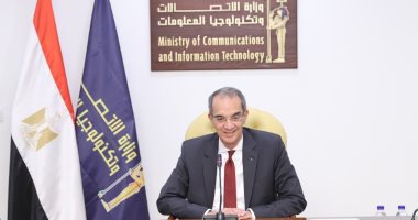 وزير الاتصالات يعلن توفير إنترنت فائق السرعة لكافة قرى مصر