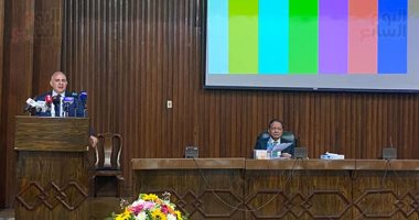 وزير الرى بجلسة للأعلى للإعلام: نتحرك لحل قضية النيل ولدينا خطة كاملة لمعالجة المياه.. عبد العاطى: مصر تستثمر 100 مليار دولار بمشروعات المياه حتى عام 2037.. ويؤكد: إنتاجية الفدان زادت 30% بعد استخدام الرى الذكى