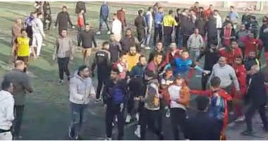 فريق التربية والتعليم يعتدى على لاعبي العبور بالقسم الثالث.. فيديو 