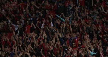 جماهير الأهلي تهتف لموسيماني وتطالب اللاعبين بالنجمة الـ"11".. صور