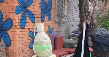 أفكار الشباب بطرق جديدة.. زجاجة زيت فارغة بالشارع قادت "علاء" ابن الشرقية إلى الإبداع.. استطاع تحويل مخلفات المبانى والقمامة إلى منتجات صديقة للبيئة وألعاب للأطفال.. وحلمه العيش فى بيئة نظيفة.. فيديو 