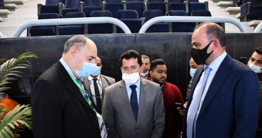 وزير الشباب والرياضة يتابع اليوم الختامى لمنافسات كأس العالم لسلاح الشيش