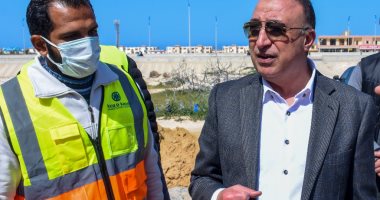 محافظ الإسكندرية: الجميع يعمل على قدم وساق لإنجاز مشروعات "حياة كريمة"