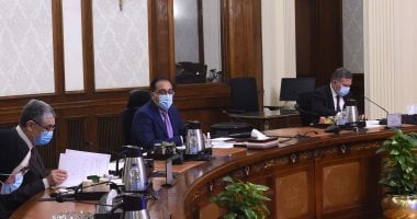 رئيس الوزراء يتابع تطوير مجمع الألومنيوم فى نجع حمادى 