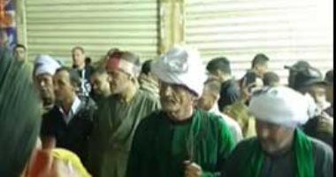 مدد يا "أم العواجز".. حلقة ذكر بساحة السيدة زينب قبل الليلة الختامية.. لايف