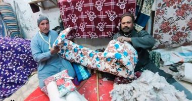 صانع الفرحة.. زفة وختمة ونقطة بربع جنيه.. عادات التنجيد البلدى فى المناسبات السعيدة منذ 45 سنة بالوادى الجديد.. عم جمال: مهنتنا لها أصول أهمها الأمانة وحفظ أسرار البيوت.. صور وفيديو