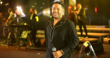محمد حماقى ينشر صورًا من حفله بالكويت: شكرا على الليلة الماضية