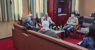 المستشار الثقافى الكورى والوفد المرافق يزور كلية الألسن جامعة أسوان