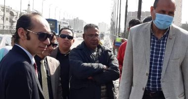 محمد عبد العزيز نائب التنسيقية يتابع أعمال تطوير كوبري عرابى بشبرا الخيمة