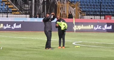 موسيماني يعاين ملعب مباراة فاركو ويتلقى تحية جماهير الأهلي.. صور