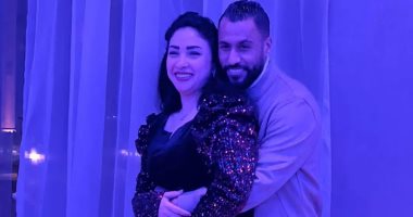 حسام عاشور يحتفل بعيد ميلاد زوجته: كل سنة وإنتى معايا ومنورة حياتى