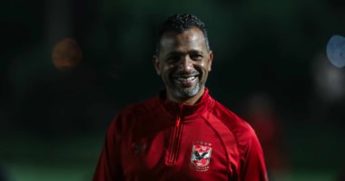 الأهلي يحتفل بعيد ميلاد مدربه سامي قمصان