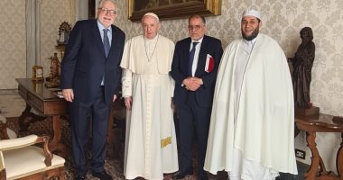 البابا فرانسيس الثانى يستقبل عميد مسجد باريس الكبير شمس الدين حفيز ويشيدان بمواقف شيخ الأزهر