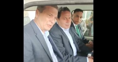 محافظ الدقهلية يسلم سيارات مبادرة إحلال المركبات للعمل بالغاز الطبيعى.. لايف