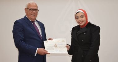 محافظ بورسعيد يكرم المشاركين فى تنظيم المسابقة الدولية للقرآن الكريم.. صور