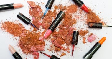 5 مكونات يجب تجنبها في مستحضرات التجميل.. "ضررها لا يقتصر على البشرة"