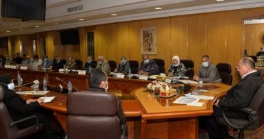محافظ أسيوط يعلن فتح منافذ وشوادر لبيع المواد الغذائية بأسعار مخفضة 