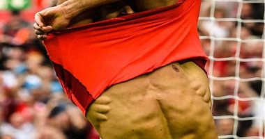 محمد صلاح: هناك مواهب فى مصر أفضل منى.. وهذا سر عضلة "الريش"