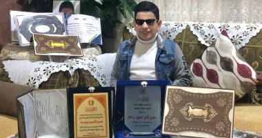 تحدى فقدان البصر.. قصة تميز الطفل عمرو فى حفظ القرآن واحتراف فن الخطابة (فيديو)