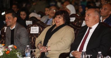 وزيرة الثقافة: 20 ألف مشاهد ضيوف مهرجان دندرة والإقبال على فعالياته أعادت تشكيل الوعى 