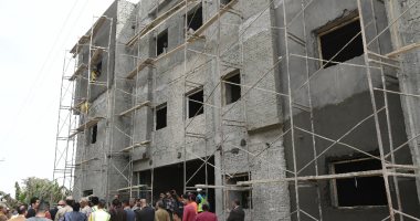 حياة كريمة.. محافظ قنا يتابع الأعمال الإنشائية بوحدة صحة الأسرة بجزيرة العبل
