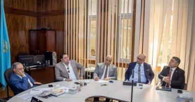 رئيس جامعة طنطا يجتمع باللجنة العليا للتسويق الإعلامى للمستشفى الجامعى بالمحلة