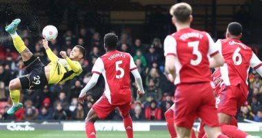 أرسنال يتقدم على واتفورد 2-1 فى شوط الأهداف المجنونة.. فيديو