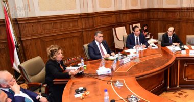أيمن أبو العلا يؤكد أهمية التعاون بين مجلس النواب والقومى لحقوق الإنسان .. صور
