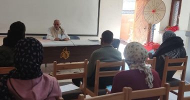 قصر ثقافة حسن فتحى بالأقصر يقدم محاضرات حول "دور السياحة في تنمية الاقتصاد"