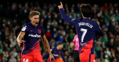 أتلتيكو مدريد يفوز على ريال بيتيس بثلاثية في الدوري الإسباني .. فيديو