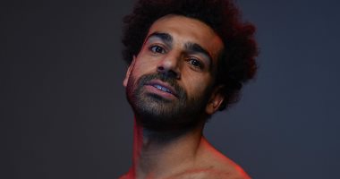 محمد صلاح يستعرض عضلات جسده بعد فوز فريقه على وست هام.. صورة