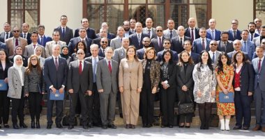 وزيرة التخطيط تشهد تخريج أربع دفعات من برنامج القيادة للتميز الحكومى