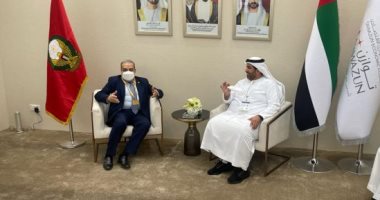 وزير الإنتاج الحربي يتفقد جناح الإمارات بمعرض الدفاع ويلتقي وزير الصناعة السعودي