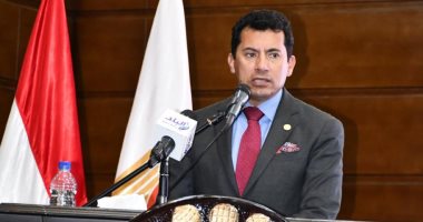 وزير الرياضة خلال حضوره مراسم قرعة دوري مراكز الشباب بالجيزة لكرة القدم
