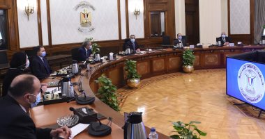 رئيس الوزراء يتابع جهود توفير السلع الأساسية بالأسواق المحلية.. مدبولى: توجيهات من الرئيس السيسي بالحفاظ على استمرارية المخزون الاستراتيجي من السلع الرئيسية ومتابعة أسعارها بالأسواق.. ويؤكد:لن نسمح بإخفاء السلع