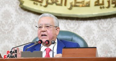 مجلس النواب يناقش اليوم مشروع قانون التعجيل باستحقاق العلاوات للعاملين بالدولة.. ويبحث زيادة المعاشات لأول أبريل بدلا من يوليو.. وتقرير برلمانى: يأتى تنفيذا لتوجيهات القيادة السياسية لتخفيف الأعباء المعيشية