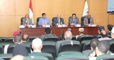 "تنفيذى بنى سويف" يستجيب لمطالب مواطنين بإجراء تعديلات لمقترحات الخدمات