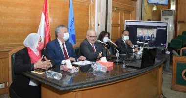 رئيس جامعة القاهرة يطالب بوضع تصور لإنشاء كلية جديدة فى العلوم الإنسانية