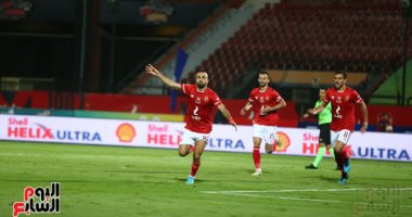 أفشة يستغل خطأ عبد الله السعيد ويسجل هدف التقدم للأهلي ضد بيراميدز.. فيديو