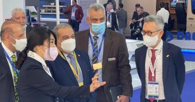 وزير الإنتاج الحربى يزور جناح "Hyundai Rotem" الكورية بمعرض السعودية   