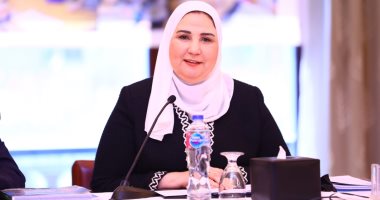 "أميمة يوسف" تحصل على الأم المثالية المتطوعة فى مبادرة حياة كريمة