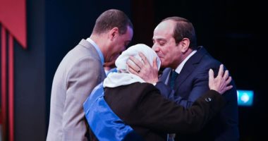 الرئيس السيسي يكرم أسر الشهداء فى يوم الشهيد