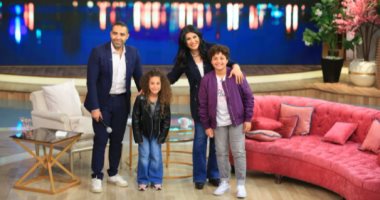 غدا.. الفنان محمد عدوية ضيف برنامج "معكم منى الشاذلى"