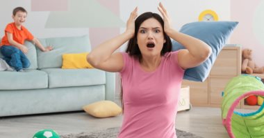 لو بيكسر ألعابه وعدوانى.. نصائح للتعامل مع الطفل المخرب فى المنزل