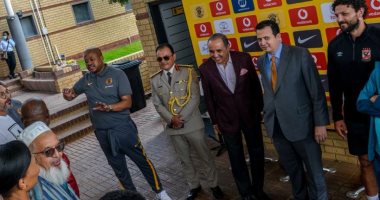 شاهد فيديو من احتفاء وتكريم كايزر تشيفز للأهلي في جنوب أفريقيا 
