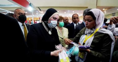 نيفين جامع: نعمل على توفير فرص تسويقية وتنافسية لشباب المشروعات الصغيرة بالمعارض الكبرى