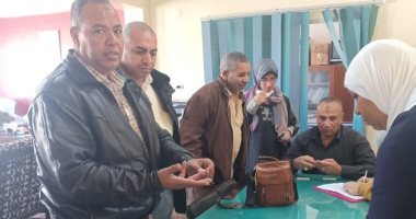 العاملون بالبحر الأحمر يتلقون الجرعة الأولى من تطعيم الالتهاب الكبد الوبائى